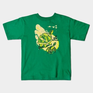 Turtle flying II Kids T-Shirt